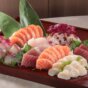 Foto mostrando os tipos de sashimis com diversos peixes